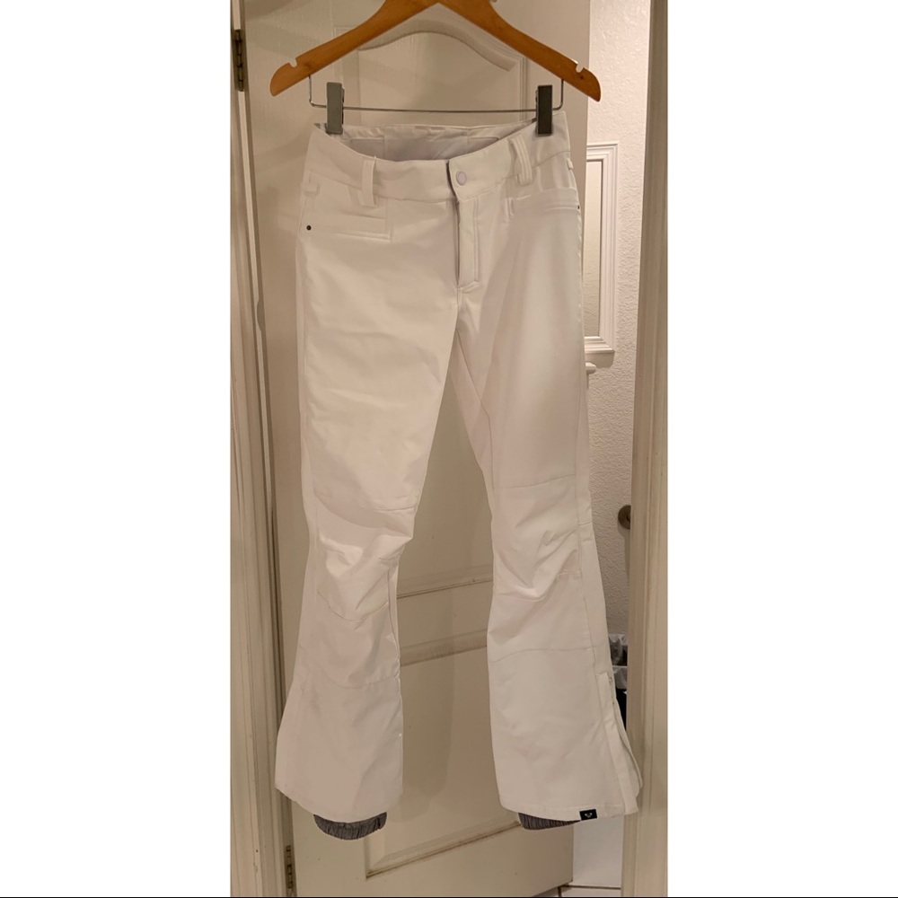 White Roxy fitted snowboarding pants